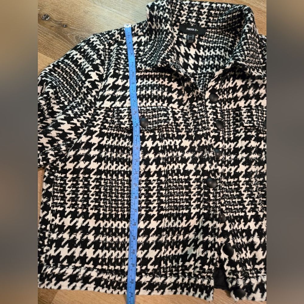 Forever 21 Black and White Geometric Blazer - Picture 8 of 15
